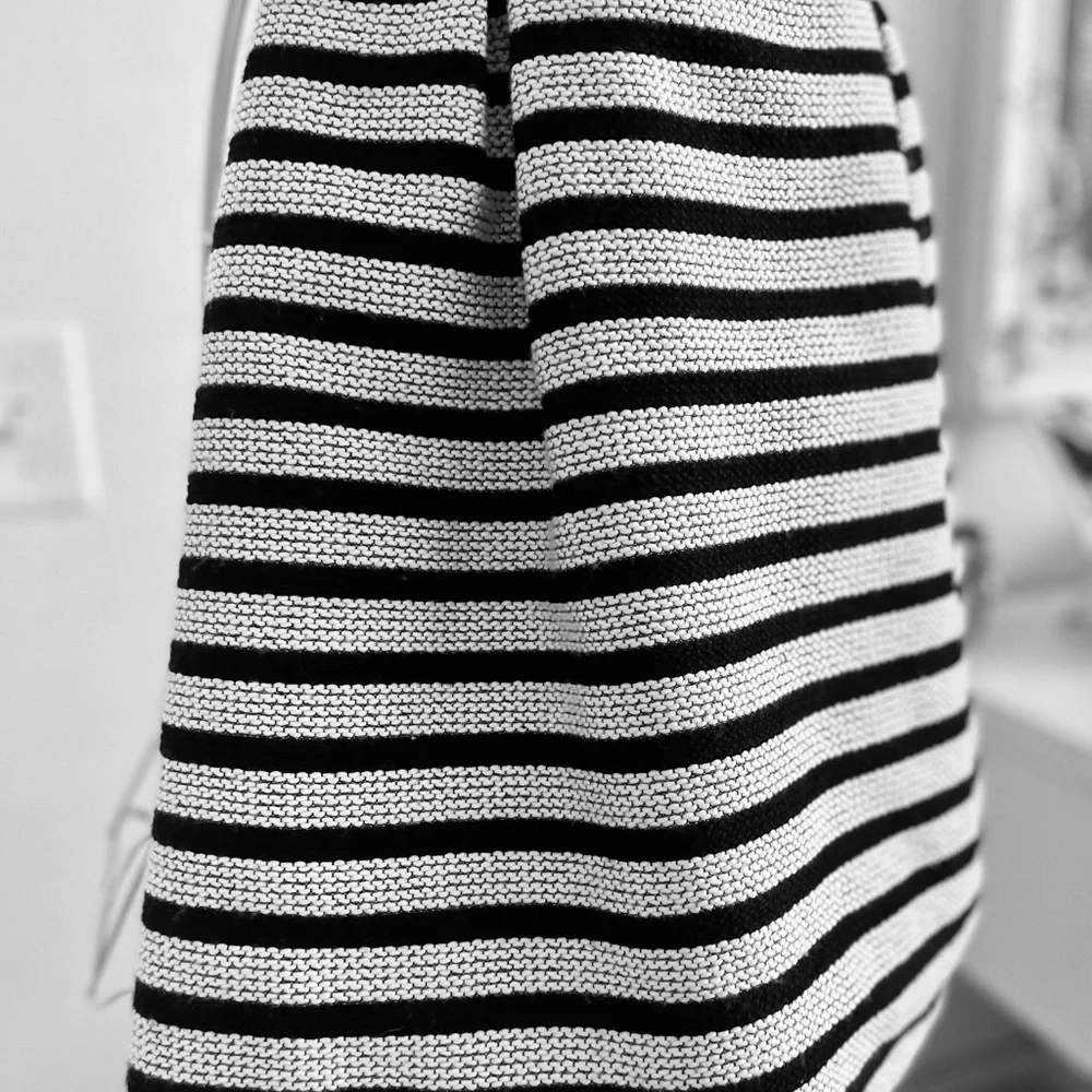 Express Black and White Tweed Pleated zipper front Dress with pockets!!! - Picture 5 of 17